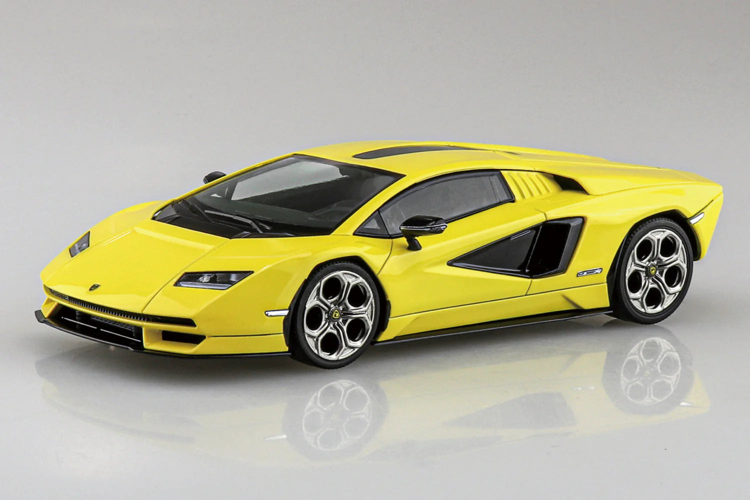 Aoshima 1/32 SNAP Lamborghini Countach LPI 800-4 (Yellow)