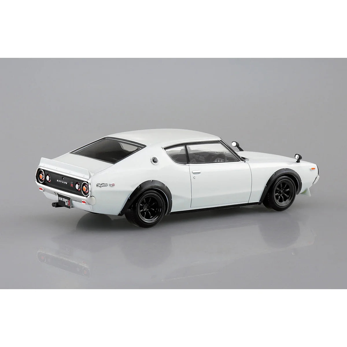 Aoshima 1/32 SNAP NISSAN C110 SKYLINE GT-R (White)