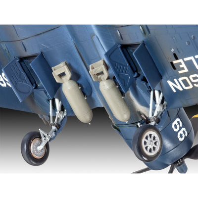 Revell 1/72 Model Set F4U-4 Corsair
